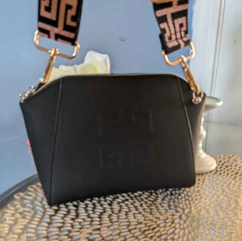 Givenchy - Picture 9 of 12